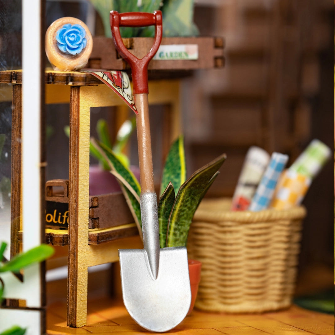 MInature Garden House