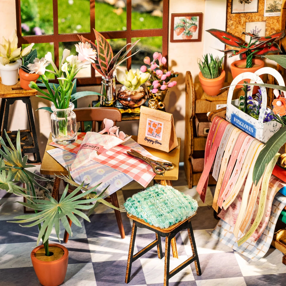 Miniature Dollhouse - Emily's Flower