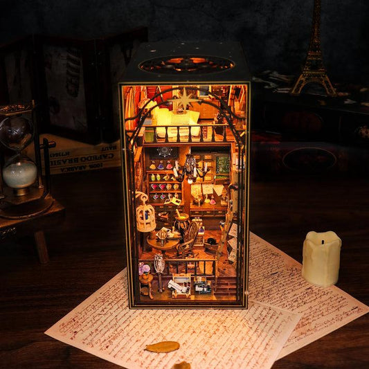 DIY Book Nook|| Mira Magic House