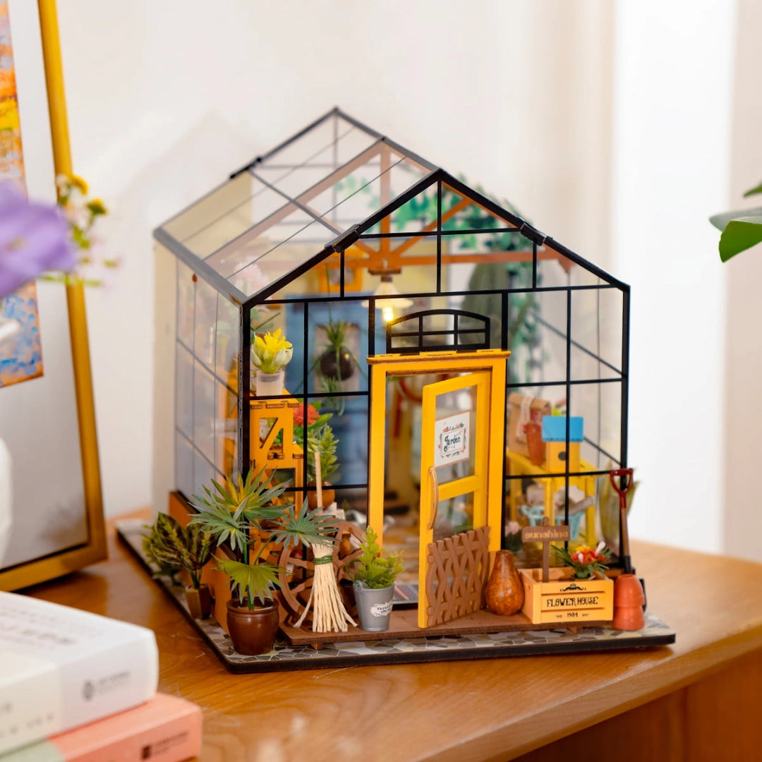Miniature House - Cathy's Flower House