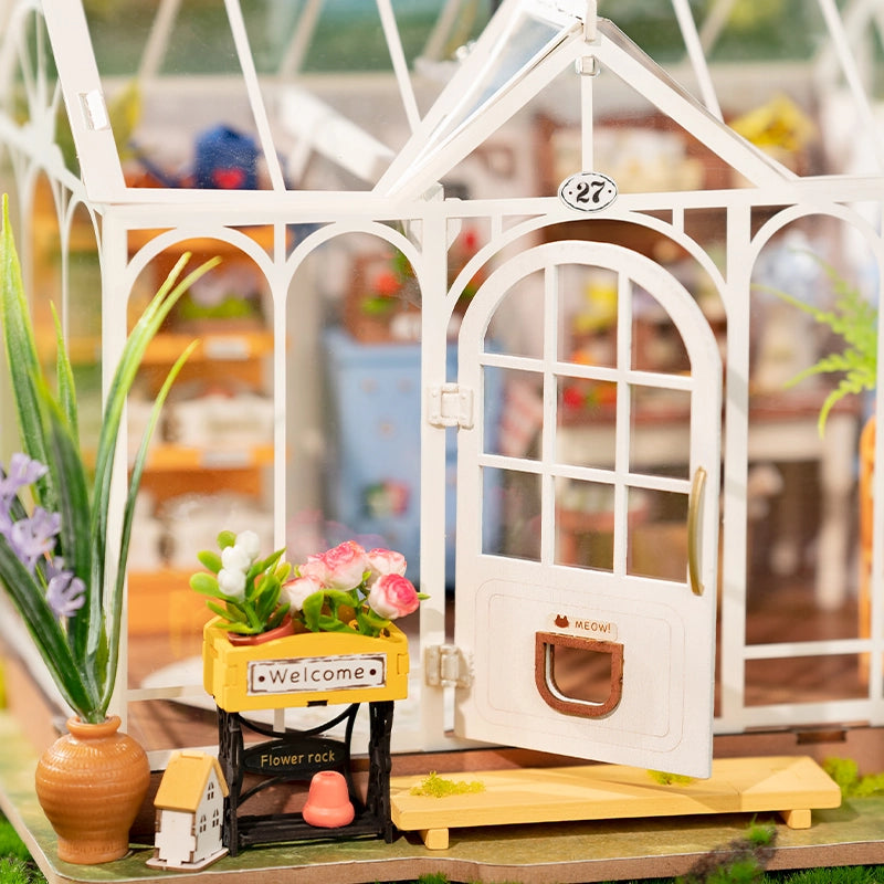 Miniature House - Dreamy Garden House