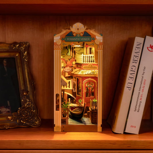 Book Nook Shelf Insert - Romantic Venice