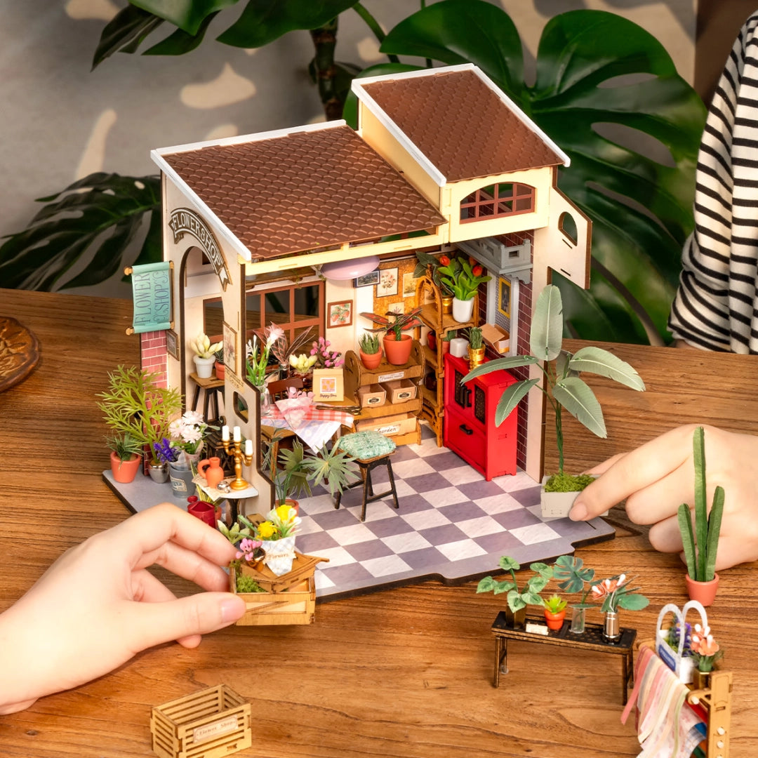 Miniature Dollhouse - Emily's Flower