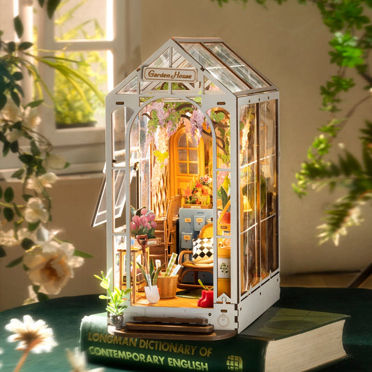 MInature Garden House